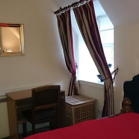 Royal Mile Budget Apartments Edinburgh Oda fotoğraf