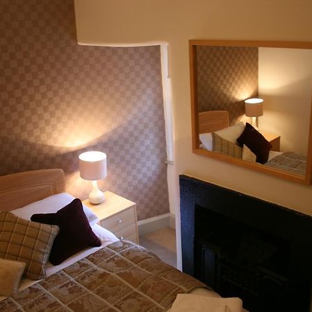 Royal Mile Budget Apartments Edinburgh Oda fotoğraf