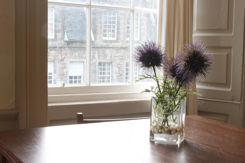Royal Mile Budget Apartments Edinburgh Oda fotoğraf